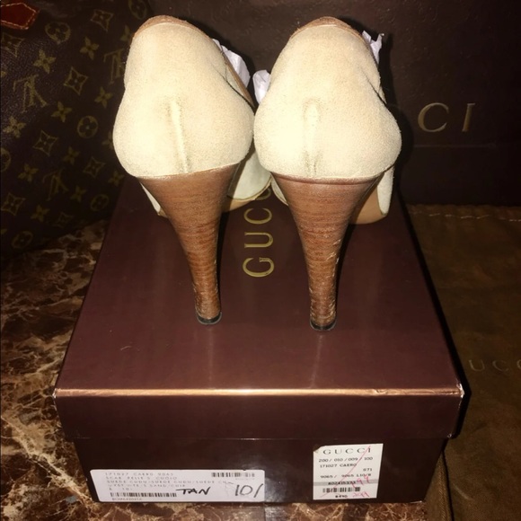 Authentic Suede Gucci Shoes - Picture 6 of 13